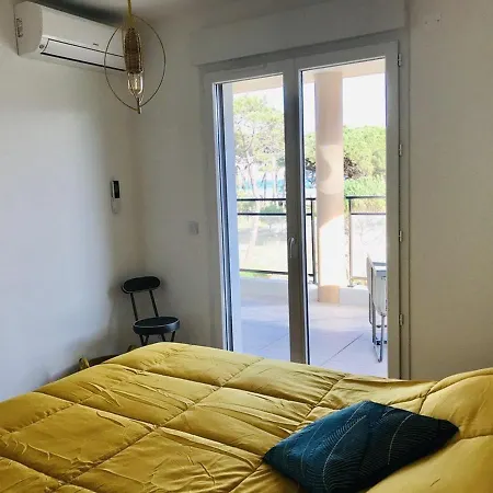 Apartmán 2 Pieces A Avec Terrasse Et Parking - Fr-1-63-261 *