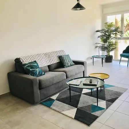 Apartmán 2 Pieces A Avec Terrasse Et Parking - Fr-1-63-261